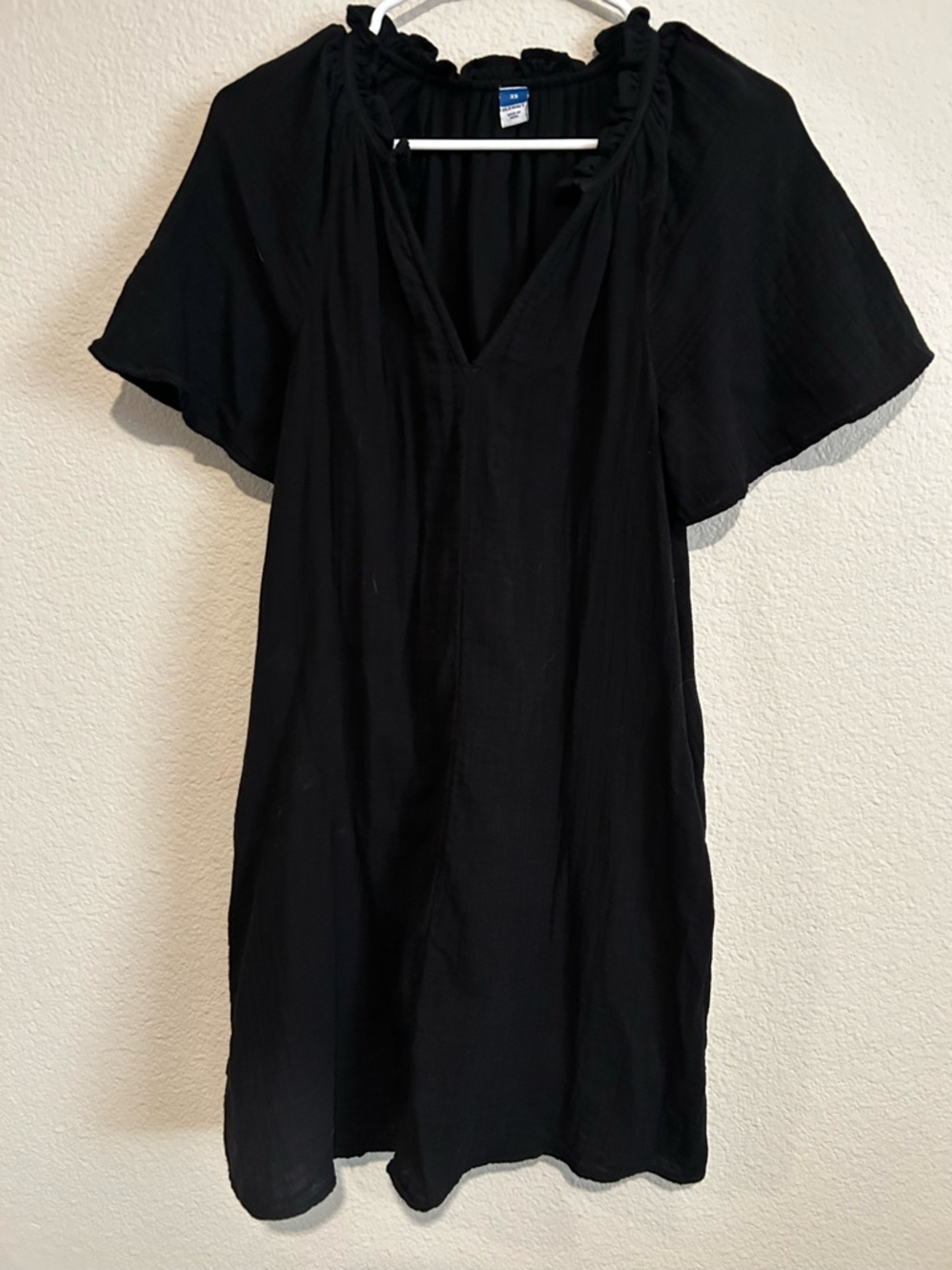 Old Navy Black V-Neck Flutter Sleeve Tunic Dress